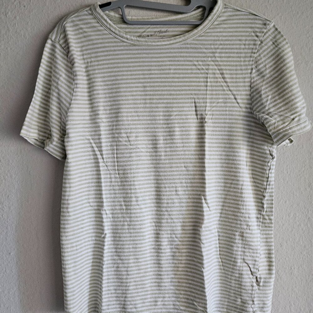 Universal Threads 100% Cotton Light Green White Striped Short Sleeve Tshirt Tee